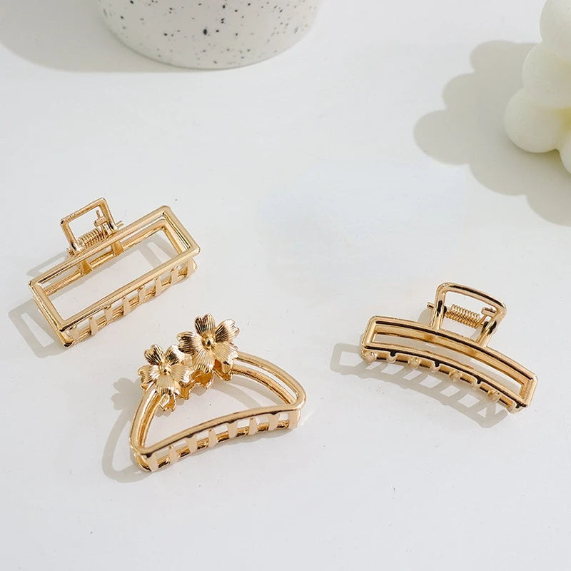 Fashion Hollow Heart Metal Hair Claw Clips Simple Non Slip Mini Gold Geometric Bangs Barrettes Hair Jaws For Women Girls Daily